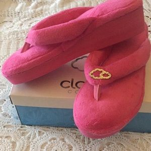 New Clouds Thong Style Slippers Size 10